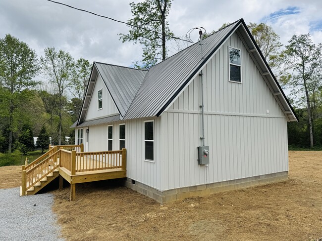 Building Photo - 221 Sheffield Dr