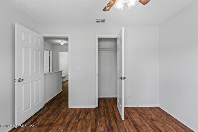 Building Photo - 517 Tuxedo Ct