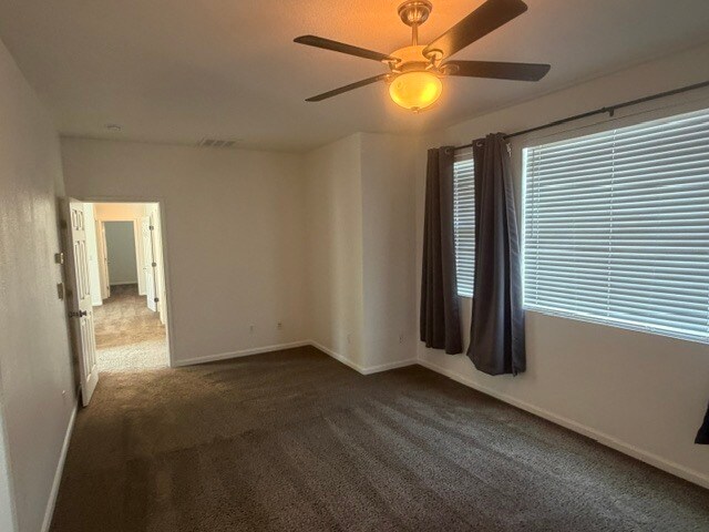 Building Photo - Gorgeous Modesto Home 3 Bedroom 2.5 Bathroom