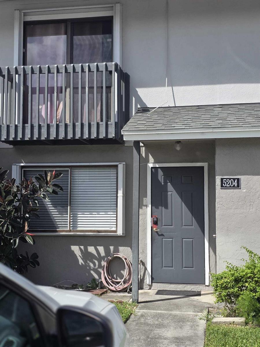 Building Photo - 5204 Bayside Dr