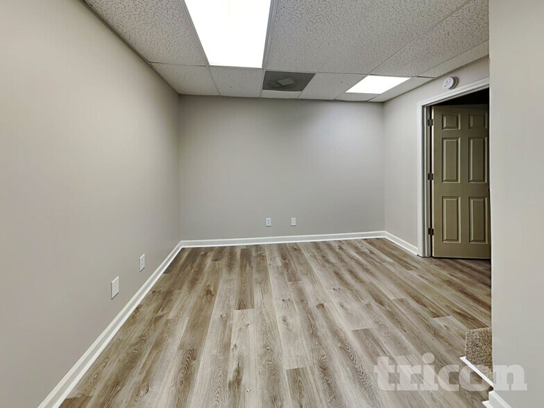 Building Photo - 132 Diamond Ct