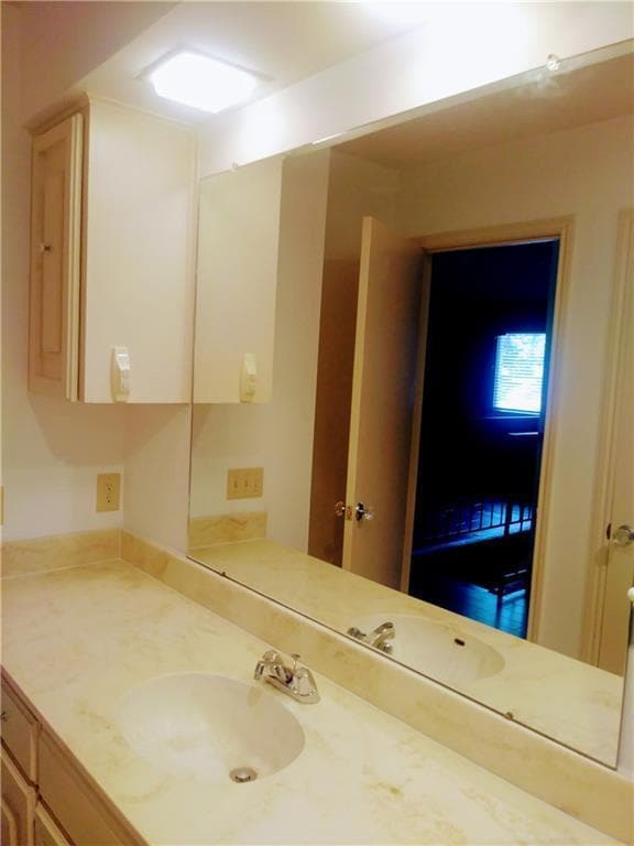 Building Photo - 8226 Summer Side Dr