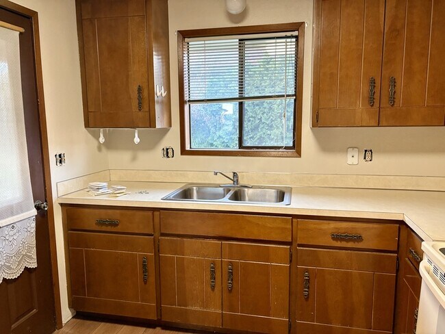 Building Photo - 908 Liberty St