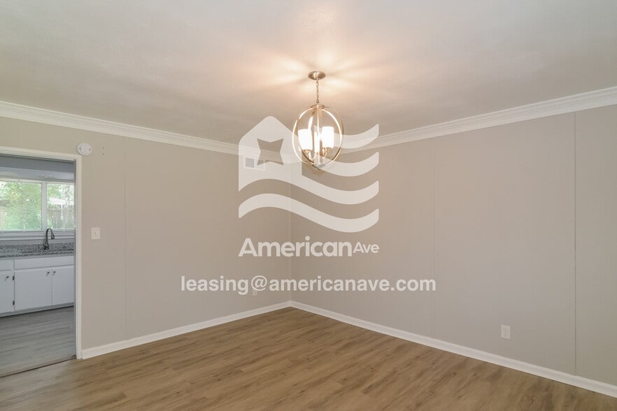 Building Photo - 1884 Hill Hedge Dr