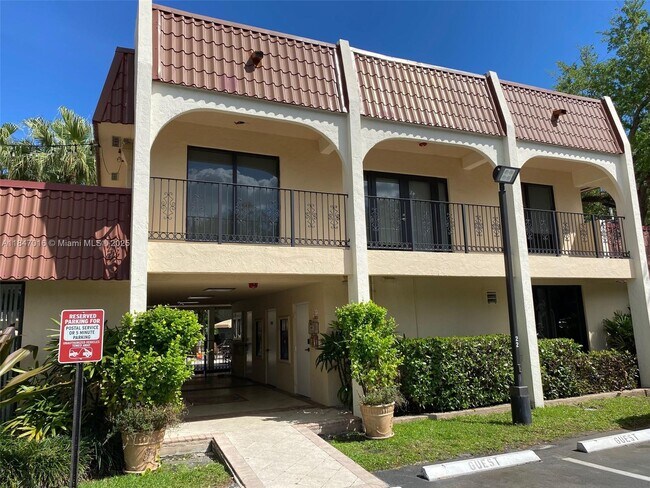 Building Photo - 9301 SW 92nd Ave