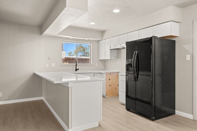 Building Photo - Northeast Heights Gem