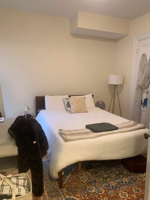 Building Photo - 356 Harvard St