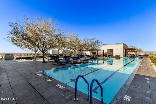 Building Photo - 7180 E Kierland Blvd
