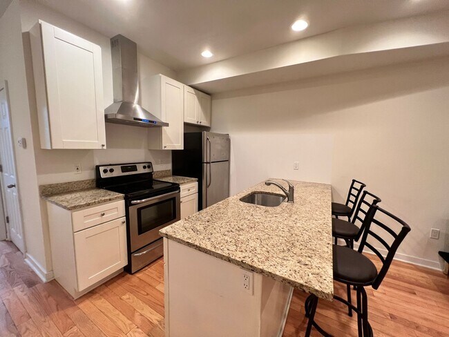 Building Photo - 530 N 36th St