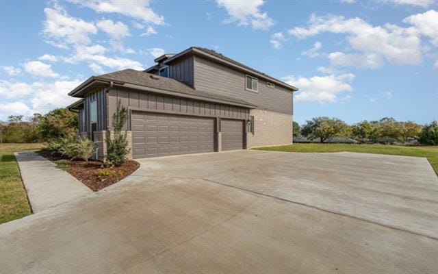 Building Photo - 750 Serenity Ln