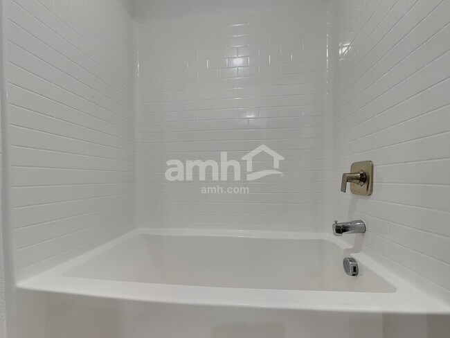 Building Photo - 3324 Blodwen St