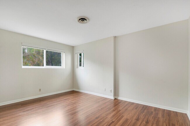 Building Photo - 743 Ibis Way