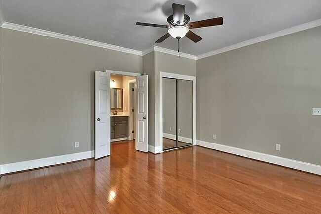 Building Photo - Wildewood in Northeast Columbia