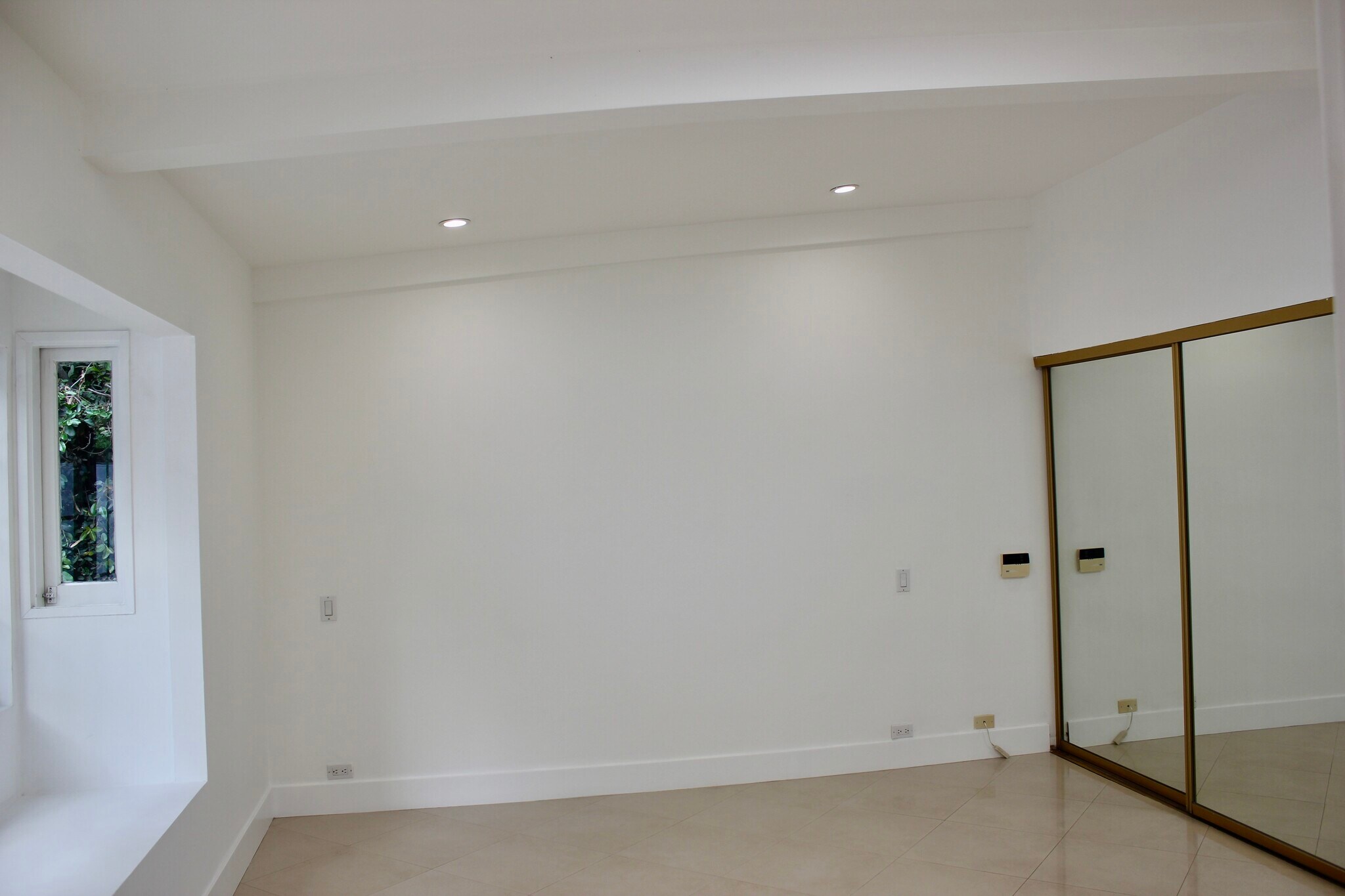 Building Photo - 1265 Bienveneda Ave