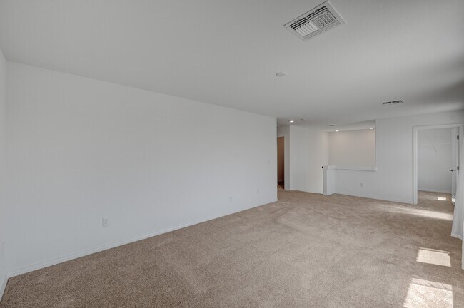Building Photo - 630 Great River Ave