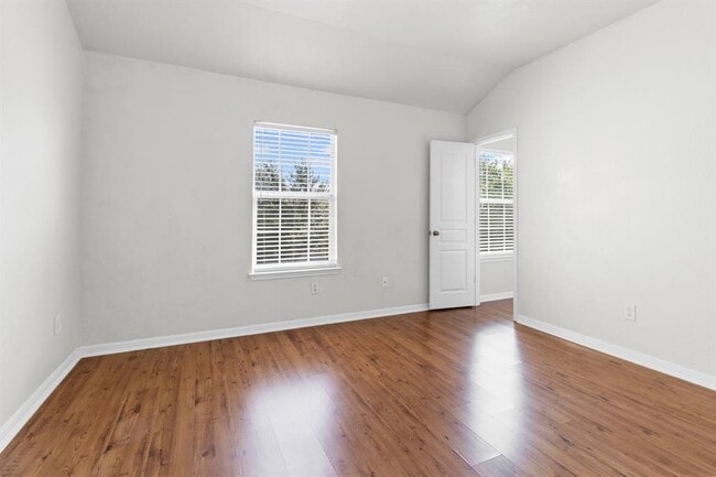 Building Photo - 4209 Rolling Water Dr