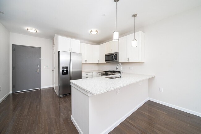 Building Photo - 850 Newark Ave