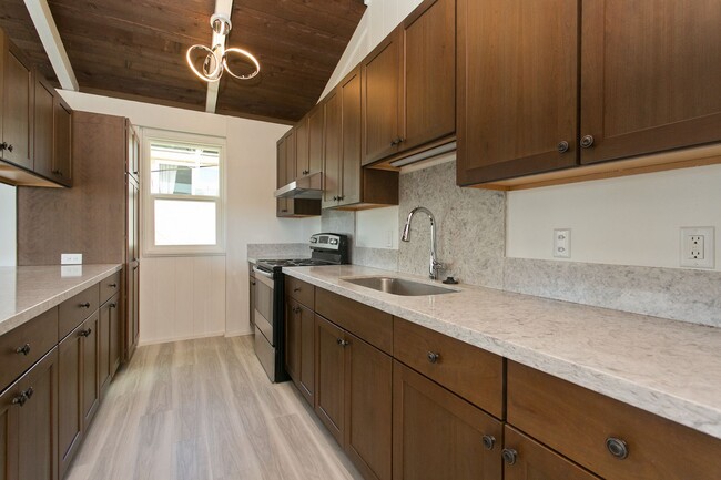Building Photo - Lower Makakilo - Stunning Fully Remodeled ...