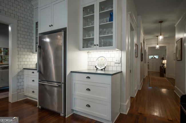 Building Photo - 290 Milledge Cir