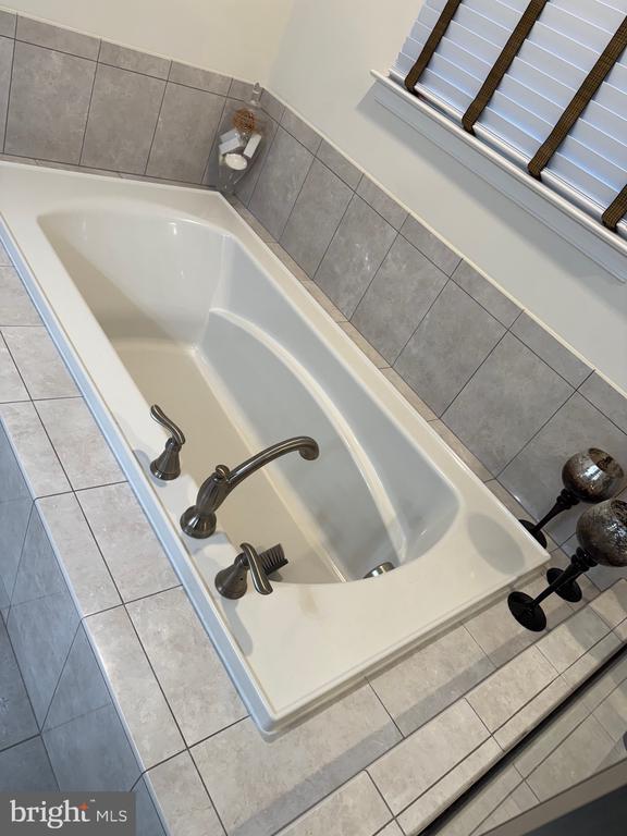 Building Photo - 4401 Weejun Loop