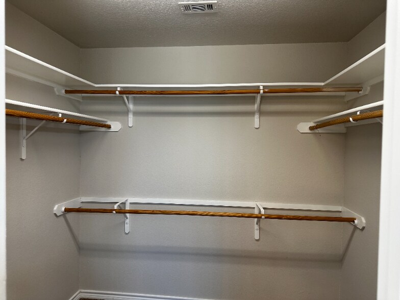 Building Photo - 3120 Lippizan St