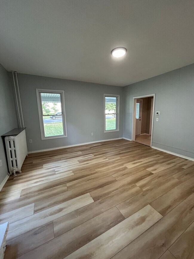 Building Photo - 207 7th Ave S
