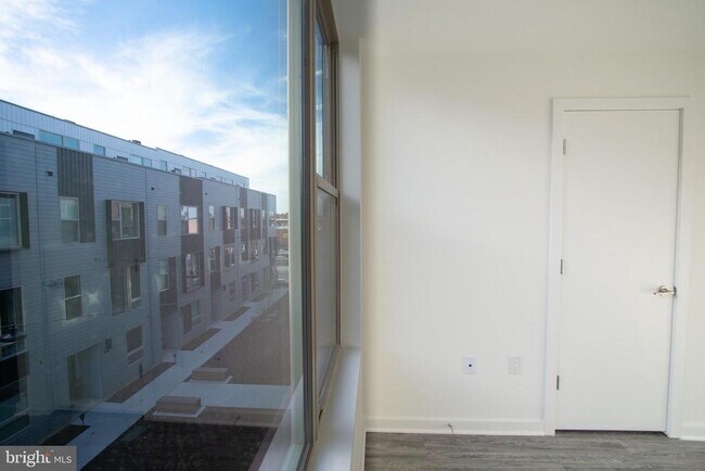 Building Photo - 3013 Evergreen Walk