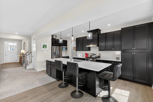 Building Photo - 9733 Goldenrod Ct