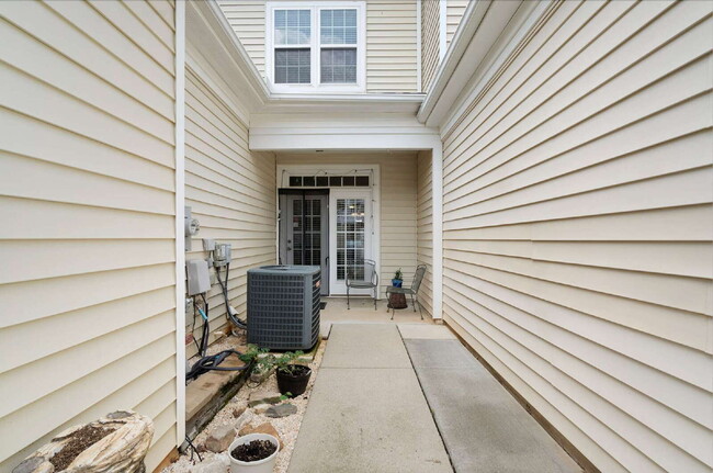 Building Photo - Charming 3-Bed/3.5 Bath Townhouse with 211...