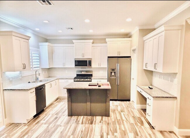 Building Photo - 3 Bedroom Home Near Gubler Park With Community Pool