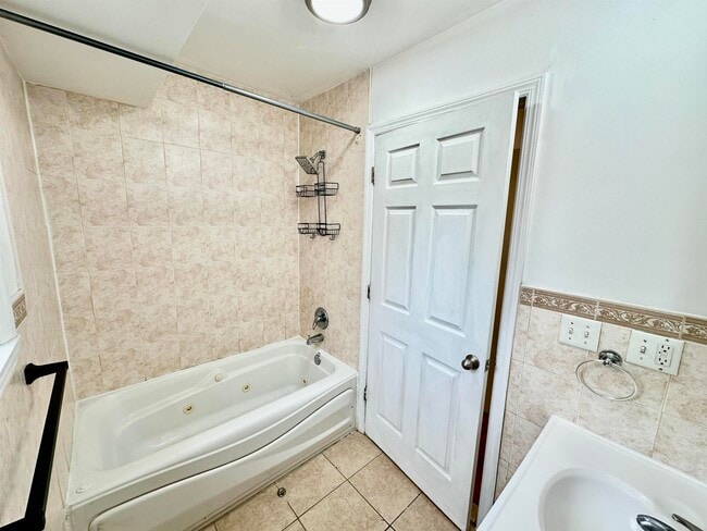 Building Photo - 53 Williams Ave