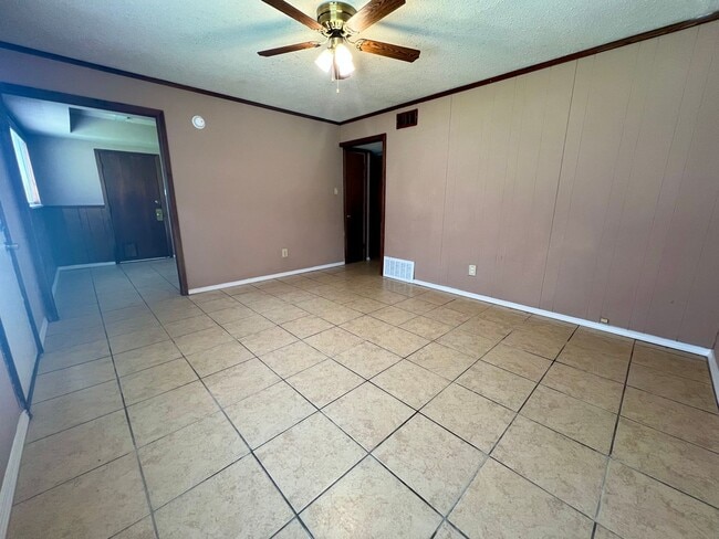 Building Photo - Cozy 3 Bedroom, 1 Bathroom Home for Rent!