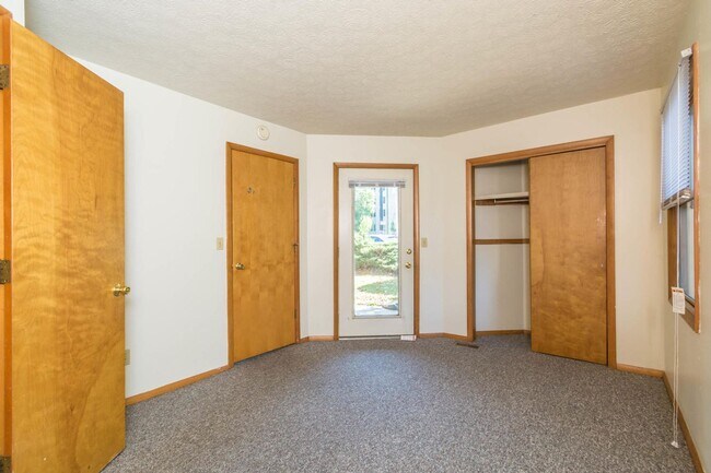 Building Photo - 515 HC