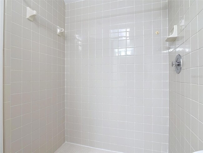 Building Photo - 289 Gull Dr S