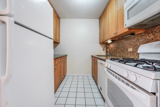 Building Photo - 7000 JFK Blvd E