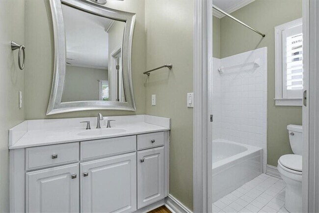 Building Photo - 210 Masters View Ct