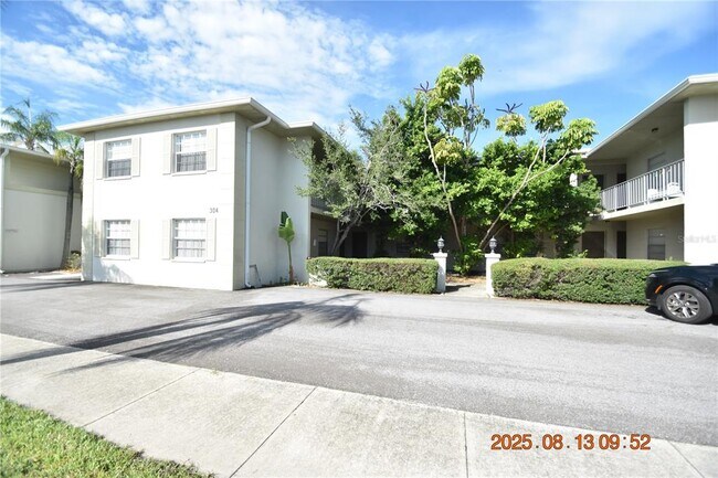 Building Photo - 304 Danube Ave