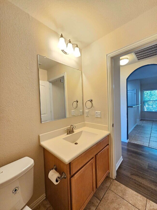 Building Photo - 5601 Little Theater Bend