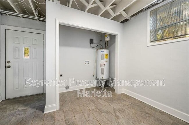 Building Photo - 1056 Azalea Cir NE
