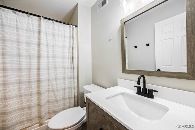 Building Photo - 2805 Queensland Dr