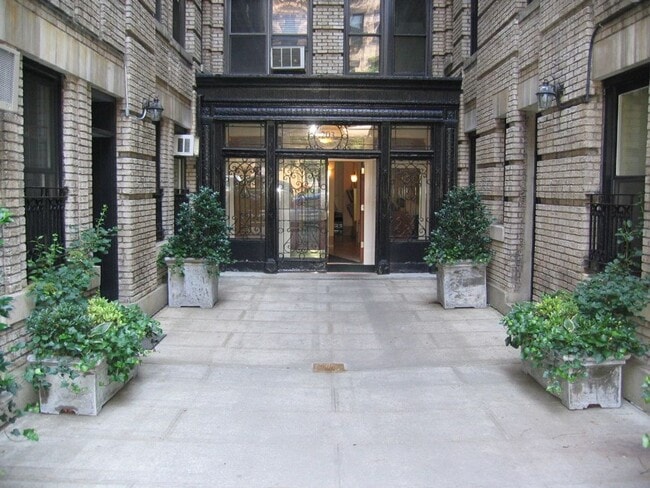 Building Photo - 203-211 W 81st St