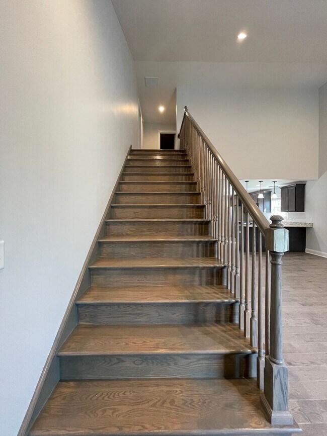 Building Photo - Like New Duplex for Rent