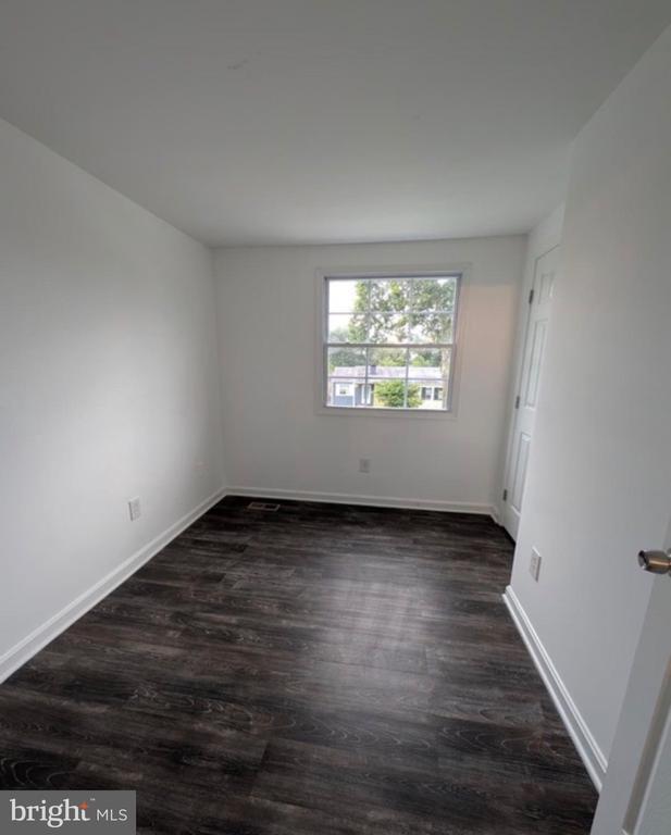 Building Photo - 1358 Raleigh Dr