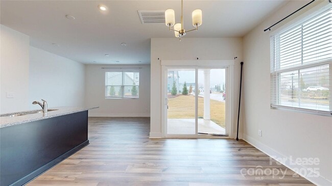 Building Photo - 9645 Munsing Dr