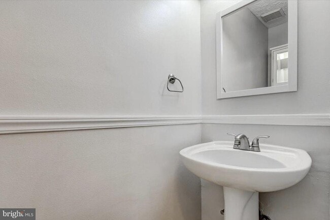 Building Photo - 7014 Chestnut Brook Ct