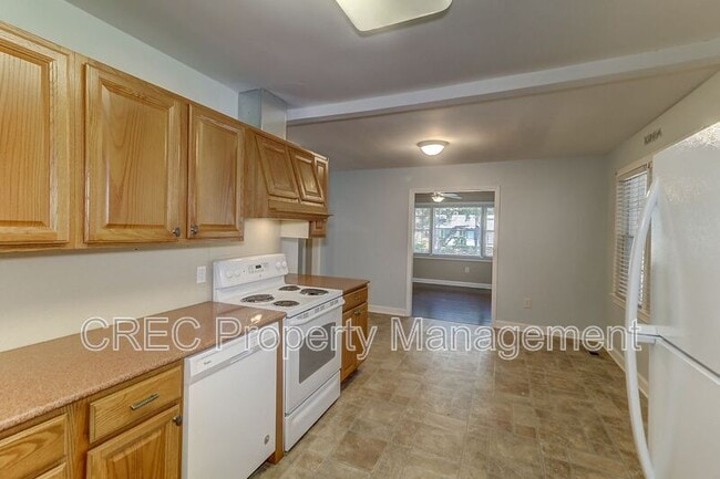 Building Photo - 5639 Flanders Ave