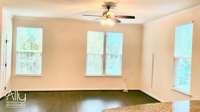 Building Photo - 2044 BethPage Ct
