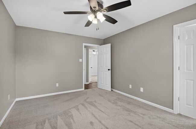 Building Photo - 2725 Valley Forge Dr