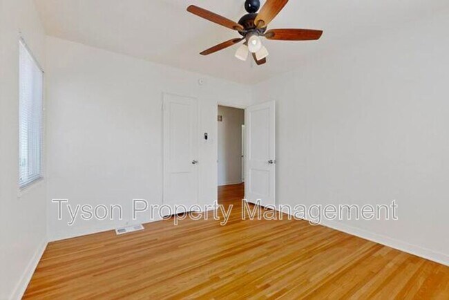 Building Photo - 1028 Princeton Dr NE