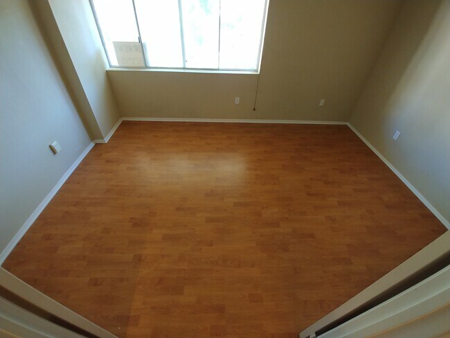 Building Photo - 3927 Nobel Dr